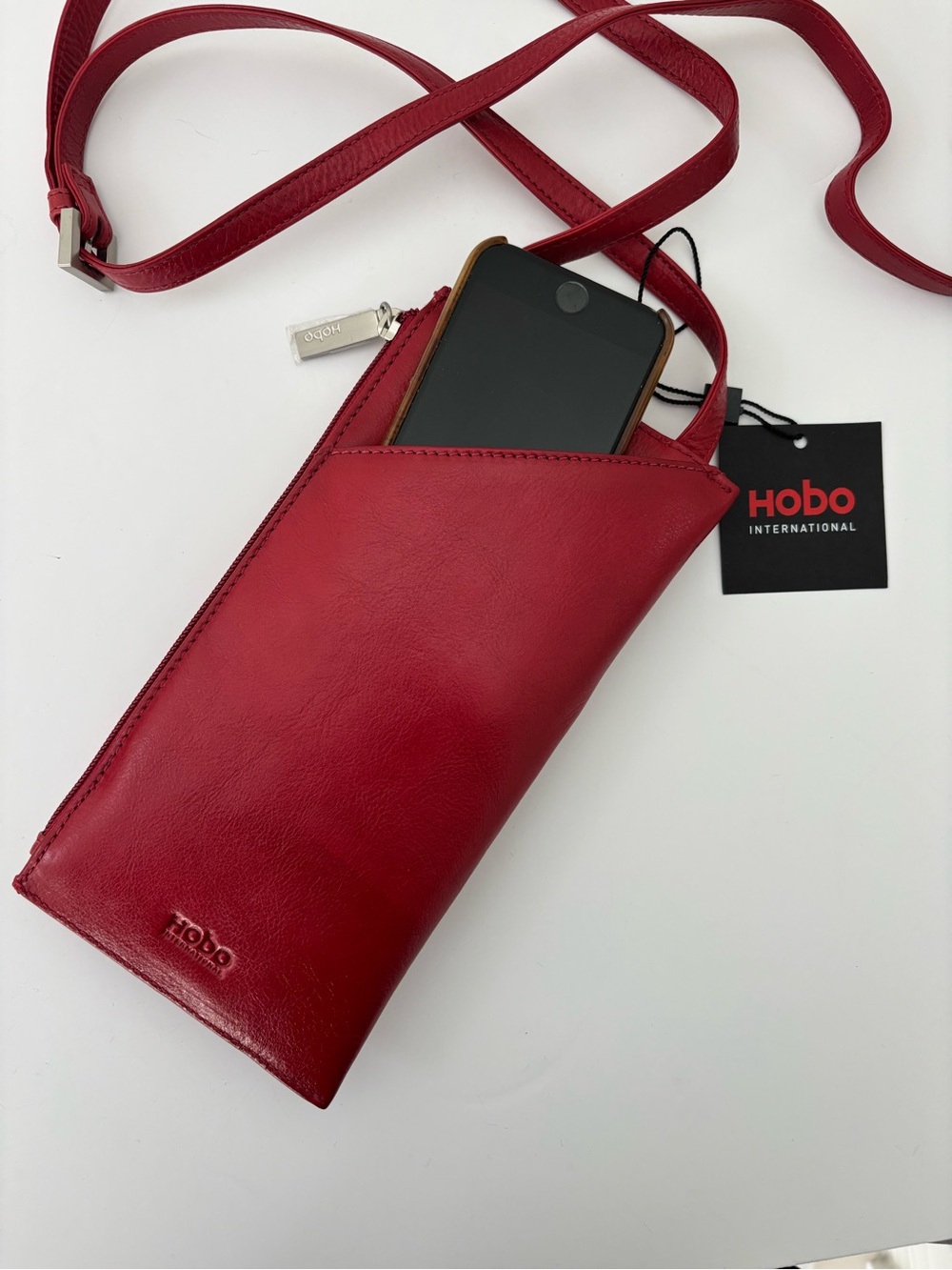 Hobo ‘Buon Viaggio’ Phone Wallet Crossbody Bag NWT Red Leather Adjustable Strap - Picture 5 of 12